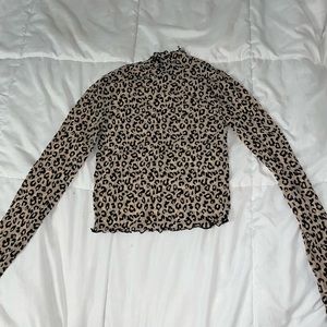 URBAN OUTFITTERS Sheer leopard crop top (size s)
